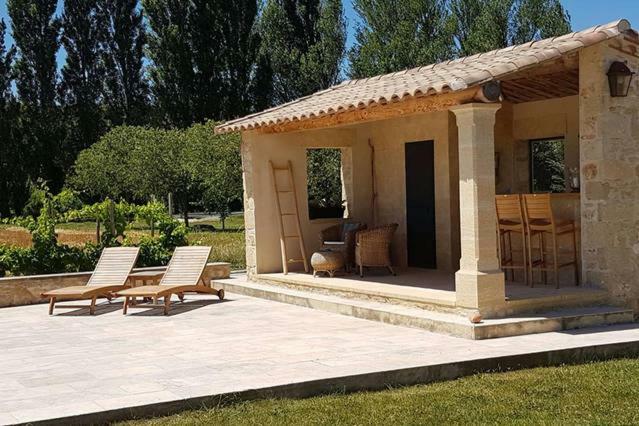 Fontaine De Cerier Acomodação com café da manhã Castillon-du-Gard Exterior foto